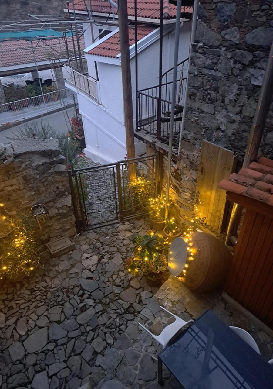 To Apokentro Konuk evi Alona Dış mekan fotoğraf